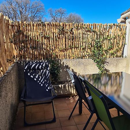 Les Oliviers Apartment Ansouis ภายนอก รูปภาพ
