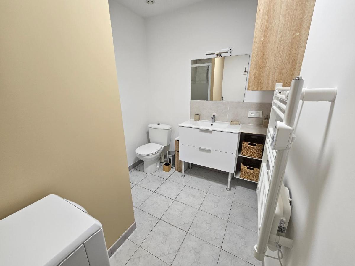 Les Oliviers Apartment Ansouis ภายนอก รูปภาพ