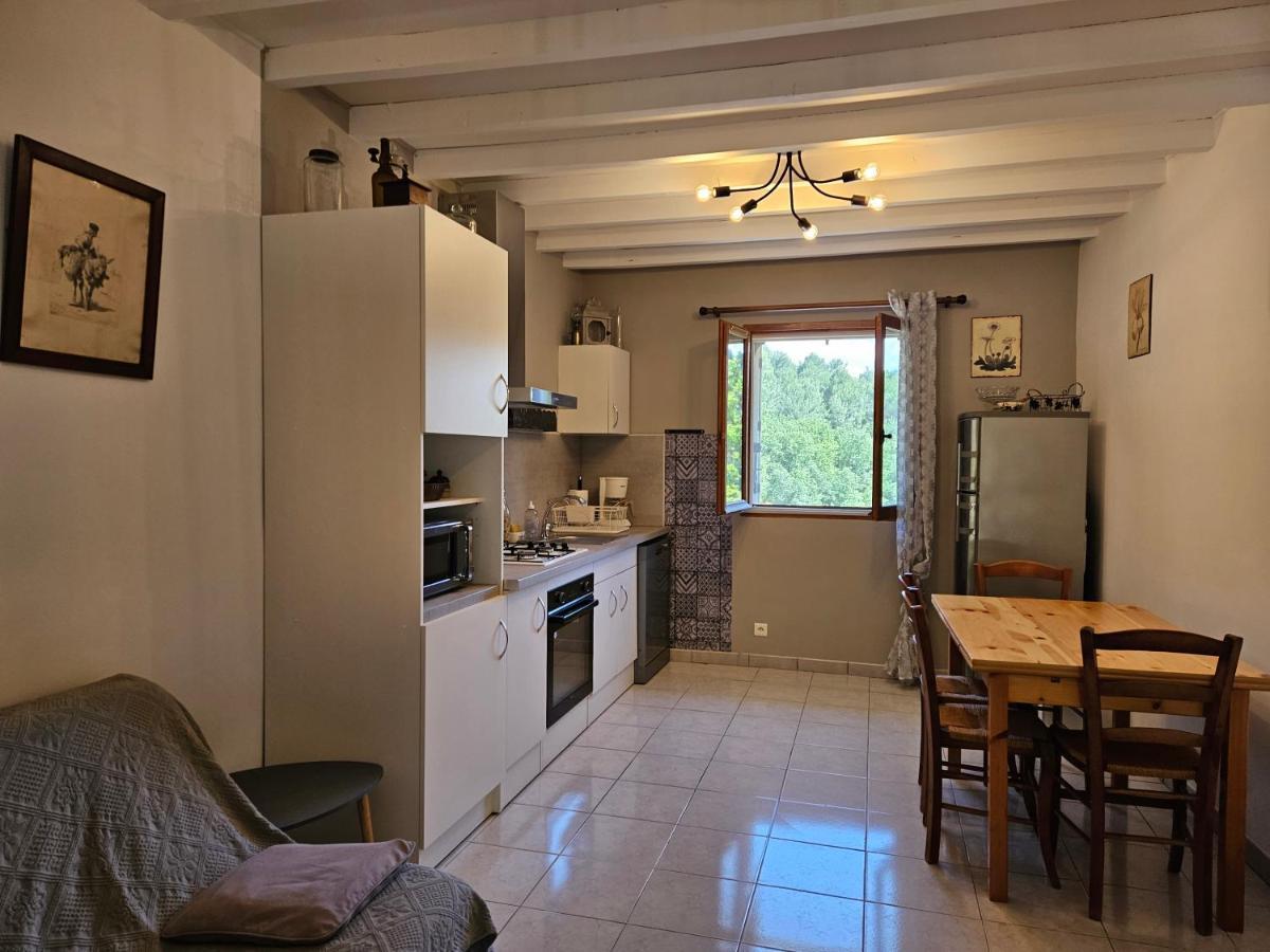 Les Oliviers Apartment Ansouis ภายนอก รูปภาพ