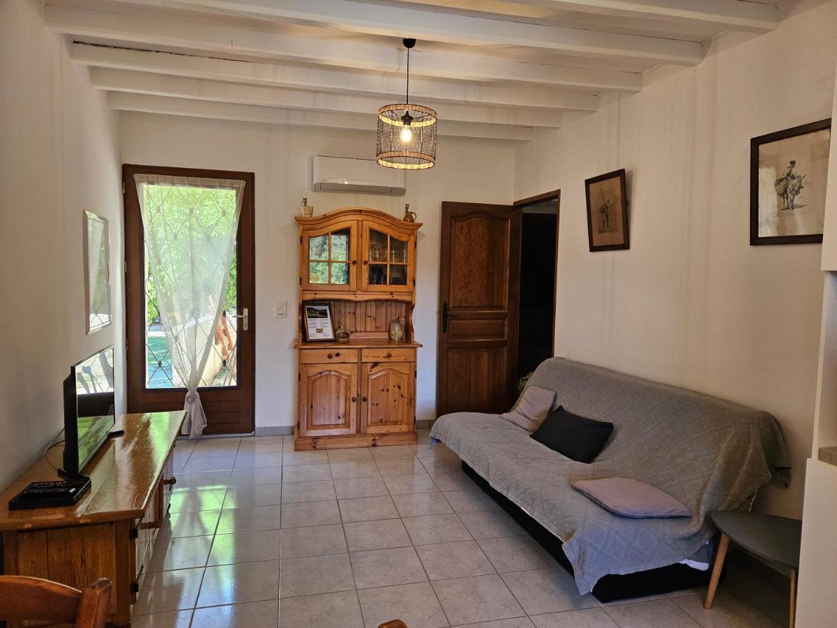 Les Oliviers Apartment Ansouis ภายนอก รูปภาพ
