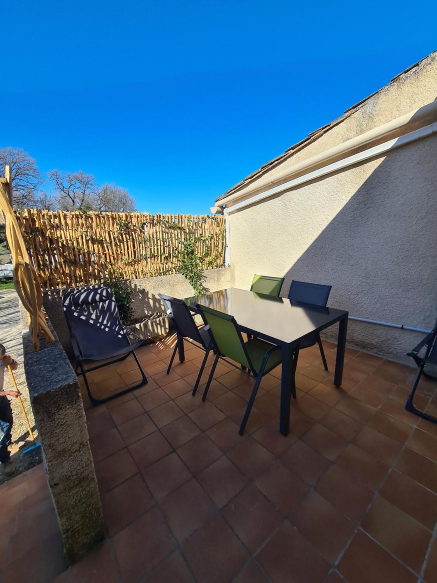 Les Oliviers Apartment Ansouis ภายนอก รูปภาพ