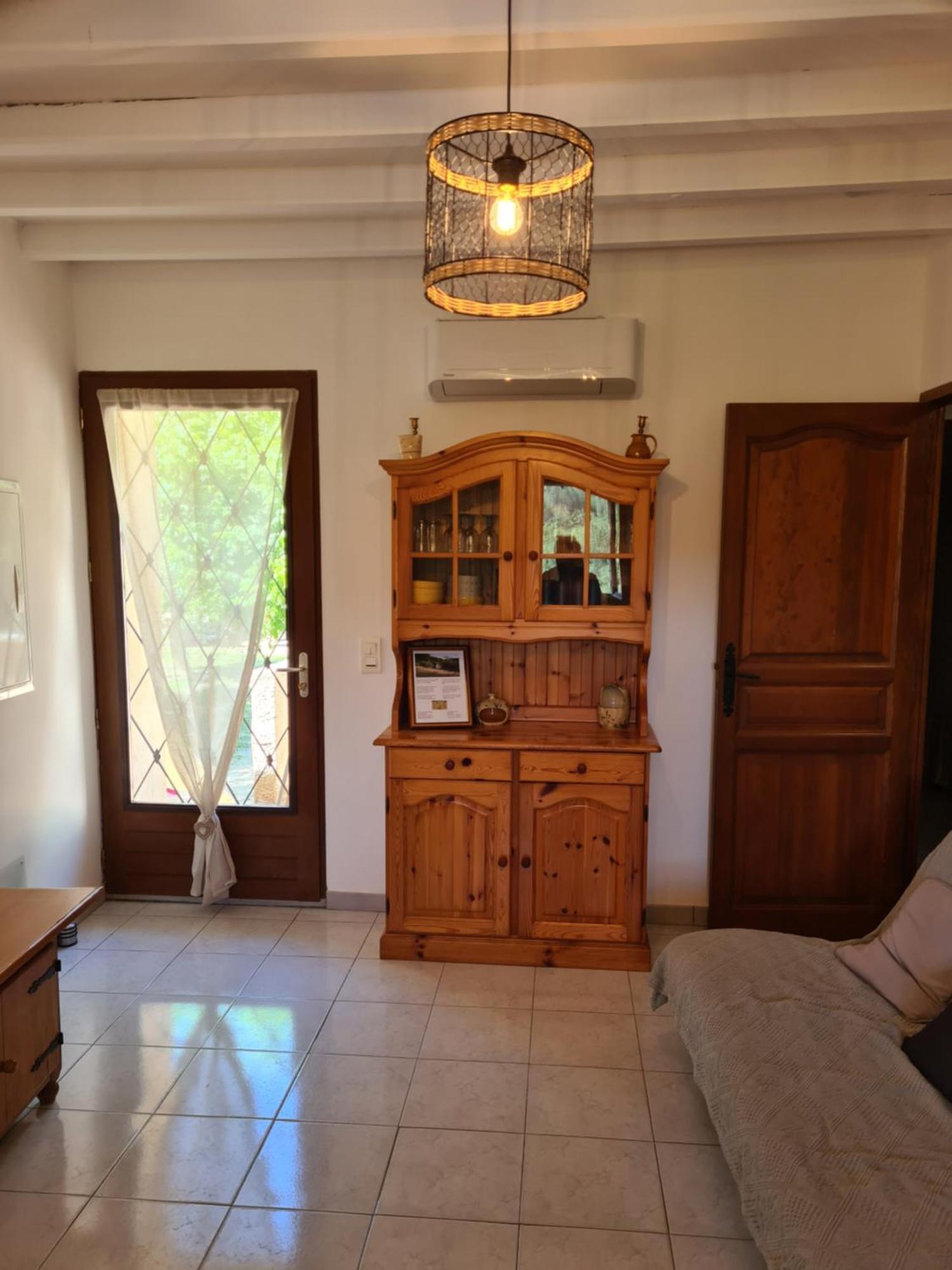 Les Oliviers Apartment Ansouis ภายนอก รูปภาพ