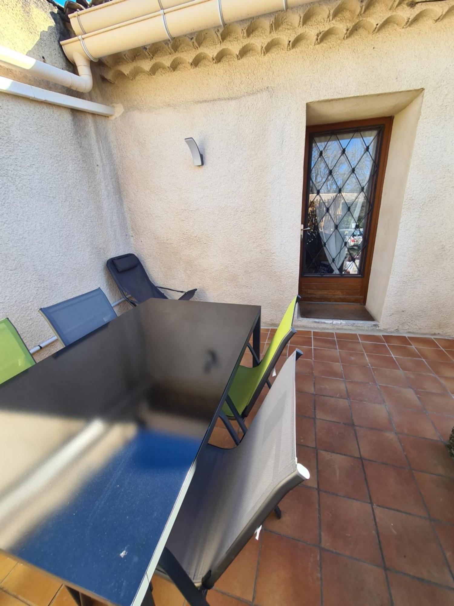 Les Oliviers Apartment Ansouis ภายนอก รูปภาพ
