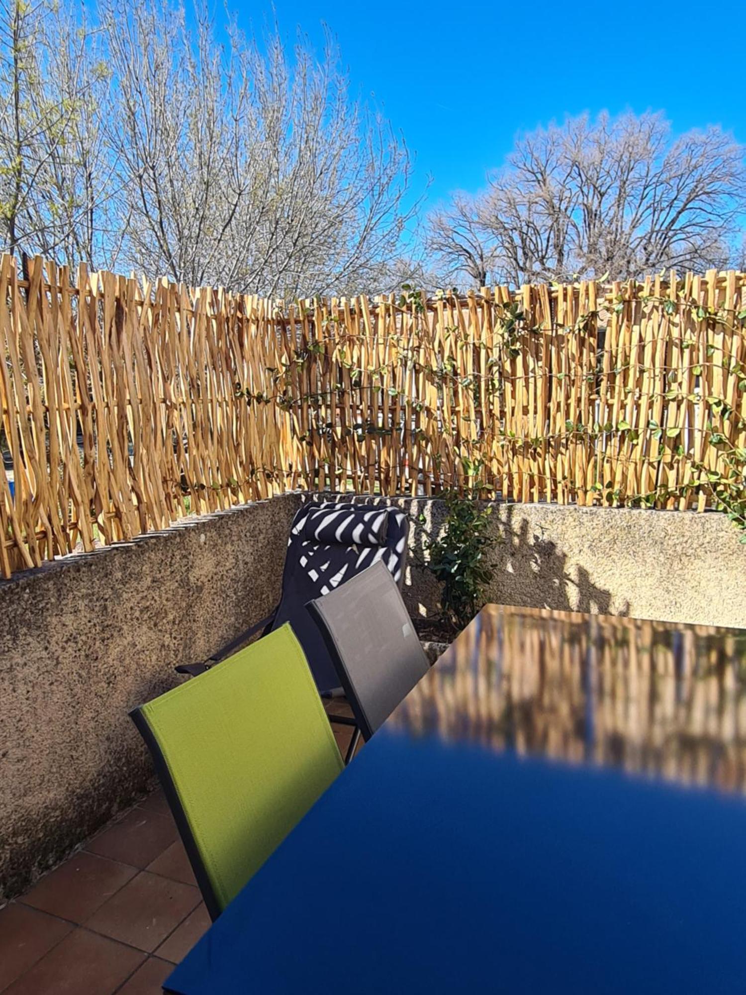 Les Oliviers Apartment Ansouis ภายนอก รูปภาพ
